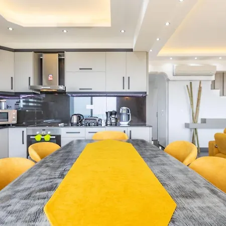 4 Bedroom וילה