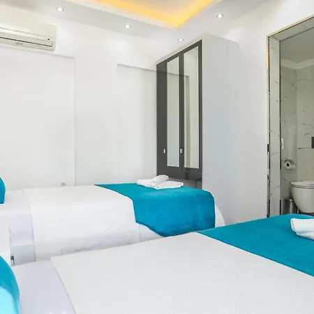 4 Bedroom - 6532