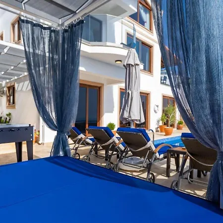 4 Bedroom - 6532 Villa *