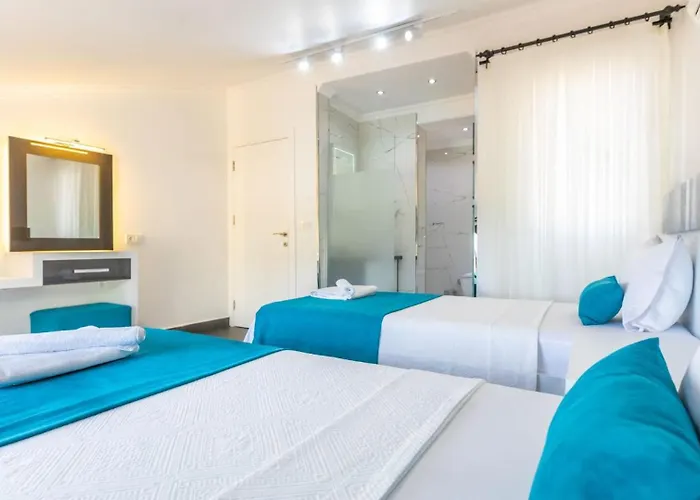 4 Bedroom - 6532 Villa *