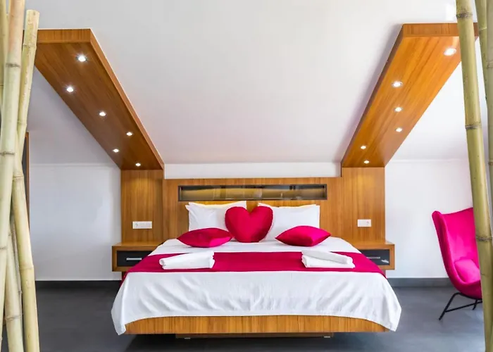 Villa 4 Bedroom - 6532