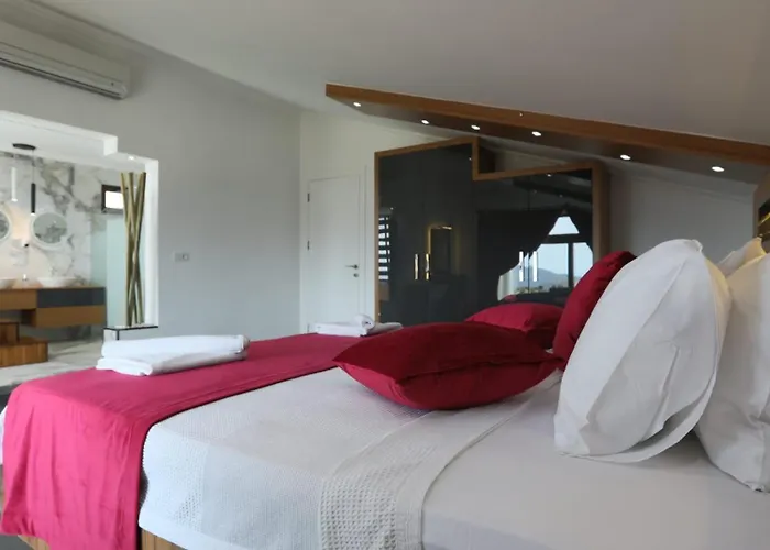 Villa 4 Bedroom - 6532 Kalkan