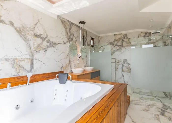 4 Bedroom - 6532 Villa Kalkan