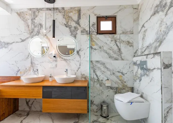 4 Bedroom - 6532 Villa