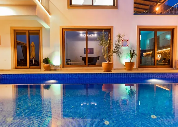 4 Bedroom - 6532 Villa