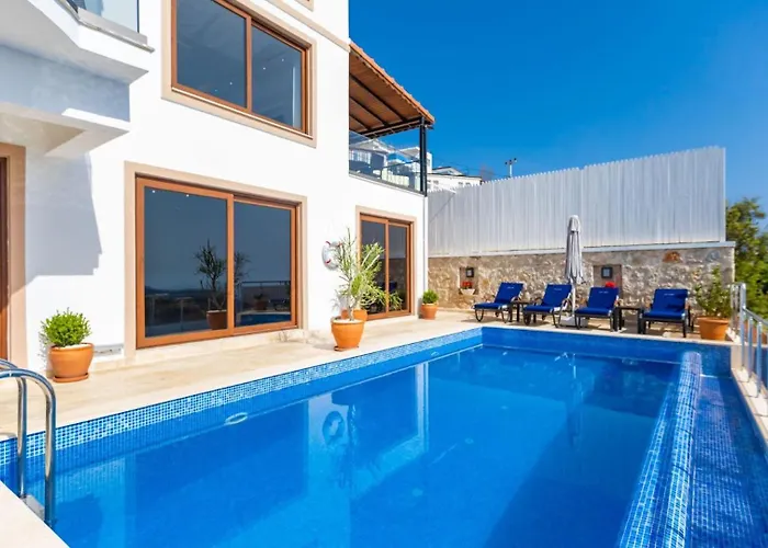 4 Bedroom - 6532 Villa *