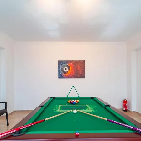 4 Bedroom Βίλα Καλκάν