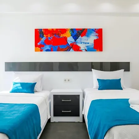 Βίλα 4 Bedroom *