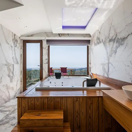 Βίλα 4 Bedroom